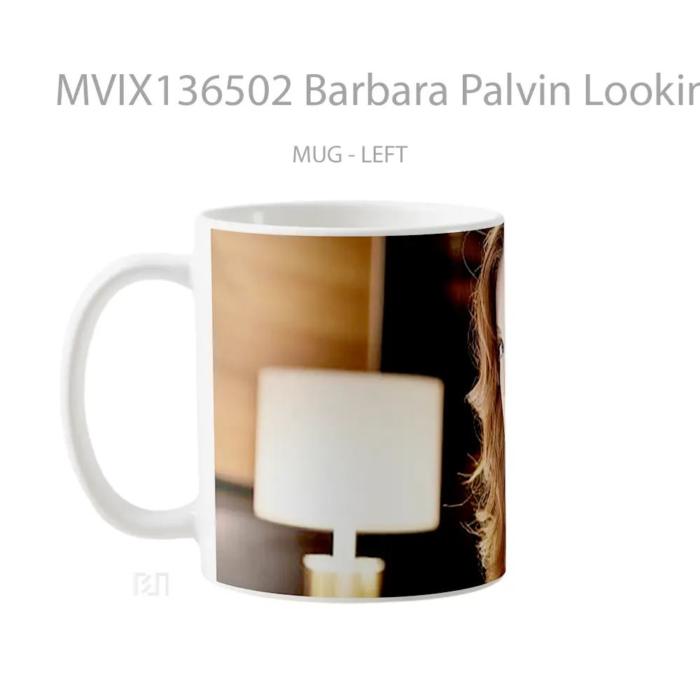 Mug Barbara Palvin Looking Through The Camera Gelas Keramik Unik - All-side / Desain