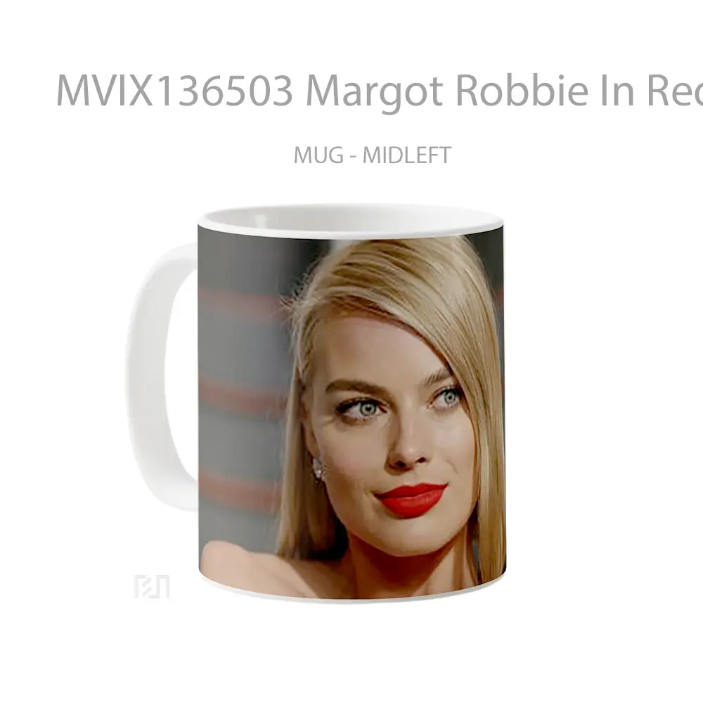 Mug Margot Robbie In Red Carpet Gelas Keramik Unik - All-side / Desain