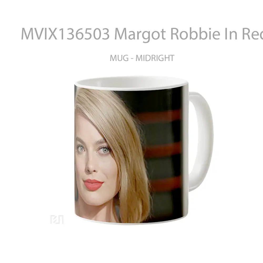 Mug Margot Robbie In Red Carpet Gelas Keramik Unik - All-side / Desain