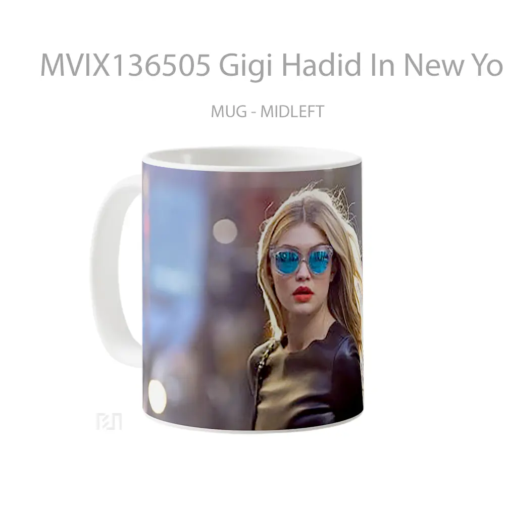 Mug Gigi Hadid In New York Gelas Keramik Unik - All-side / Desain