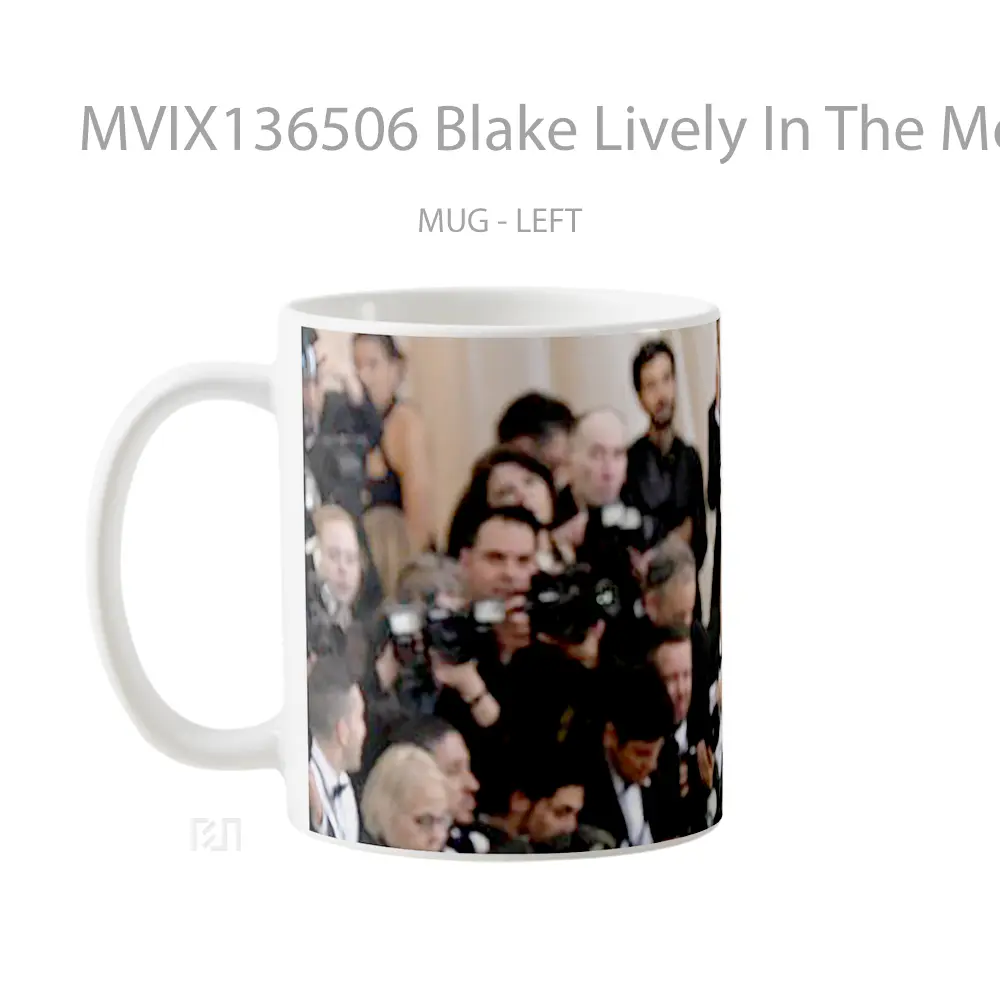 Mug Blake Lively In The Met Red Carpet Gelas Keramik Unik - All-side / Desain