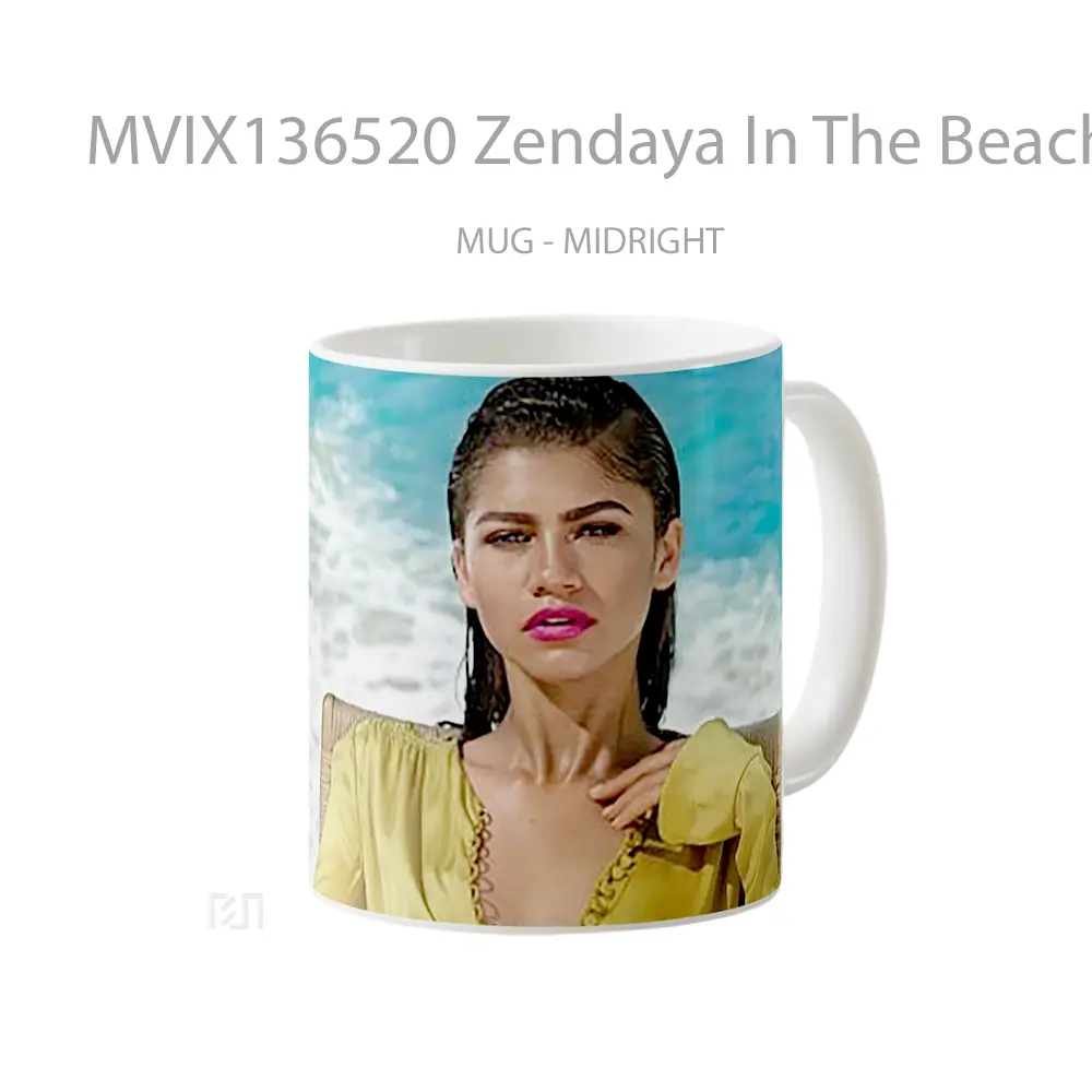 Mug Zendaya In The Beach Gelas Selebriti - All-side / Desain