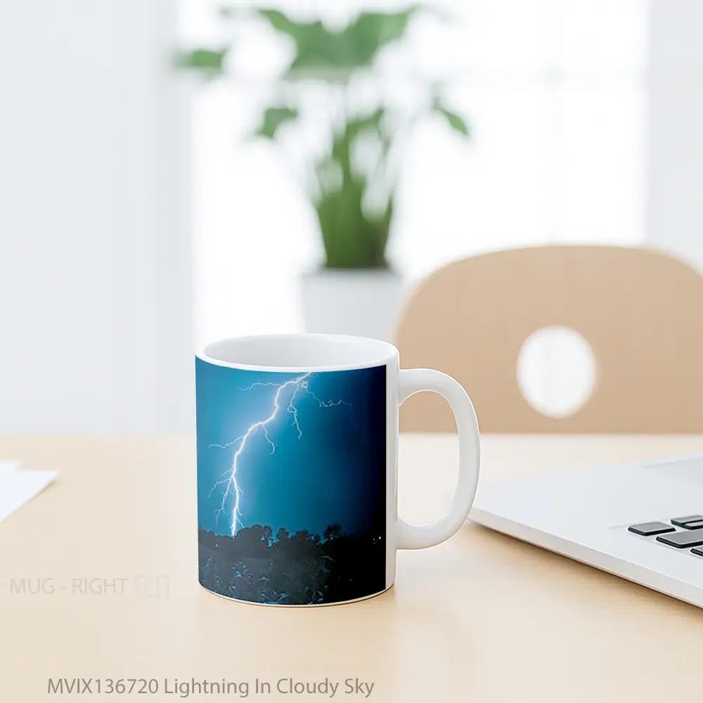 Mug Lightning In Cloudy Sky Gelas Pemandangan Alam - All-side / Desain