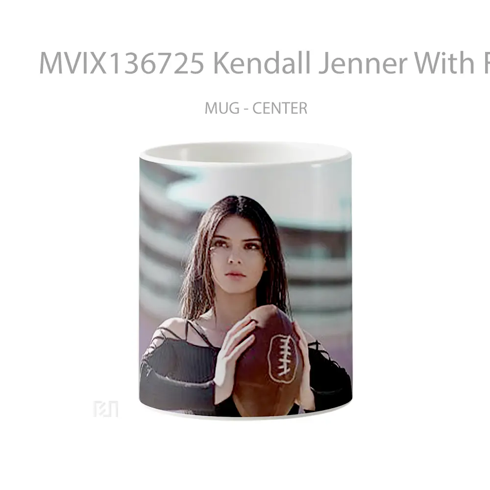 Mug Kendall Jenner With Football Ball Gelas Selebriti