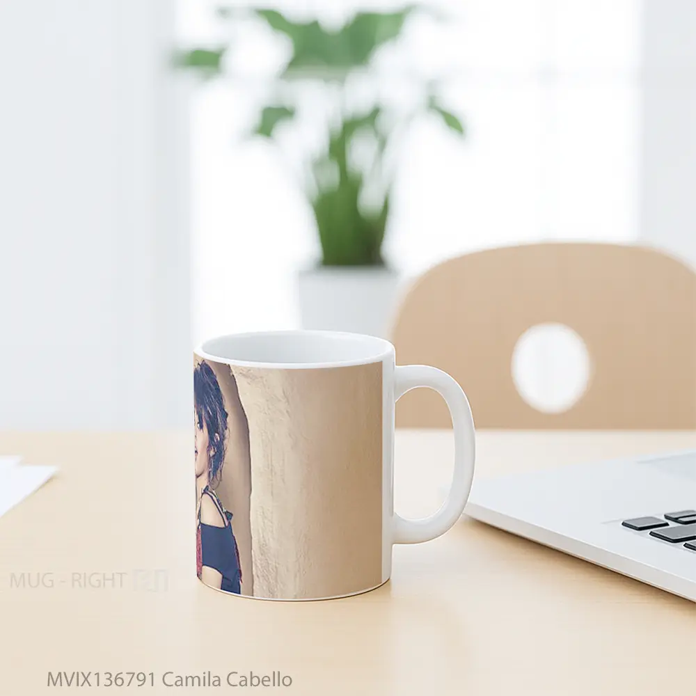 Mug Camila Cabello Gelas Selebriti - All-side / Desain