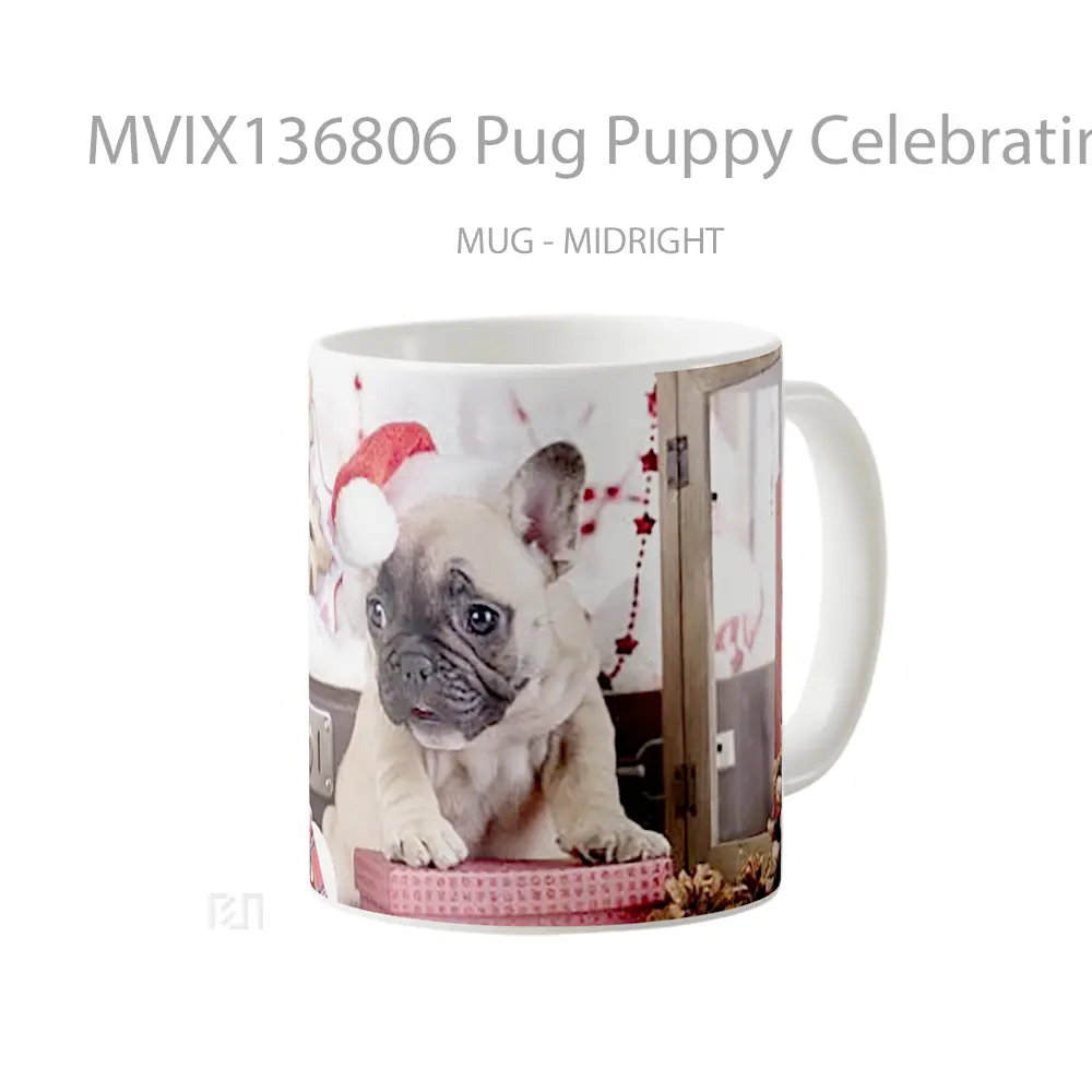 Mug Pug Puppy Celebrating Christmas Gelas Hewan Lucu - All-side / Desain