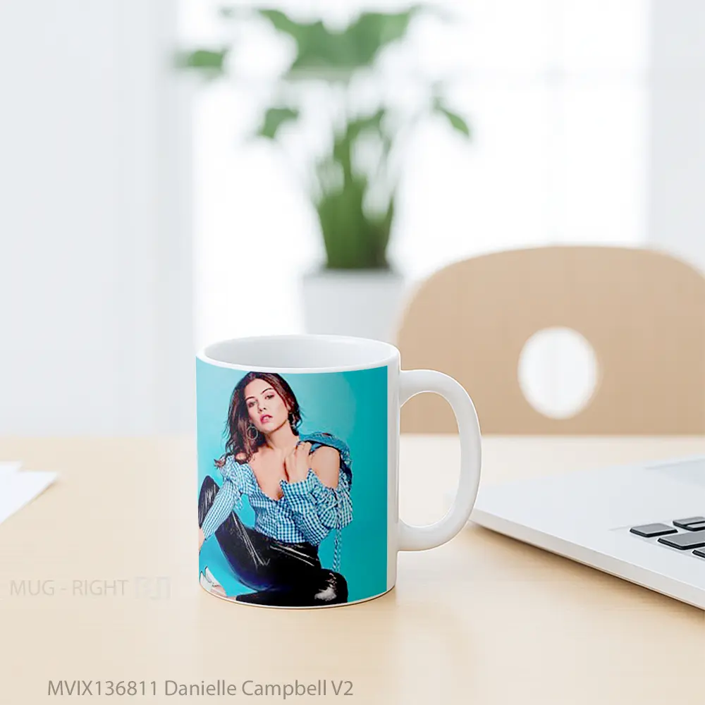 Mug Danielle Campbell V2 Gelas Keramik Unik - All-side / Desain
