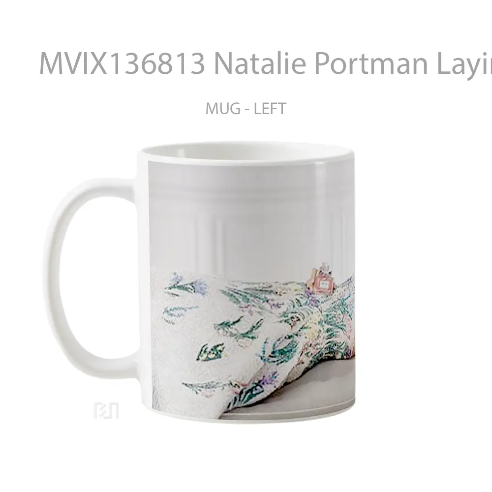 Mug Natalie Portman Laying Down Gelas Selebriti - All-side / Desain