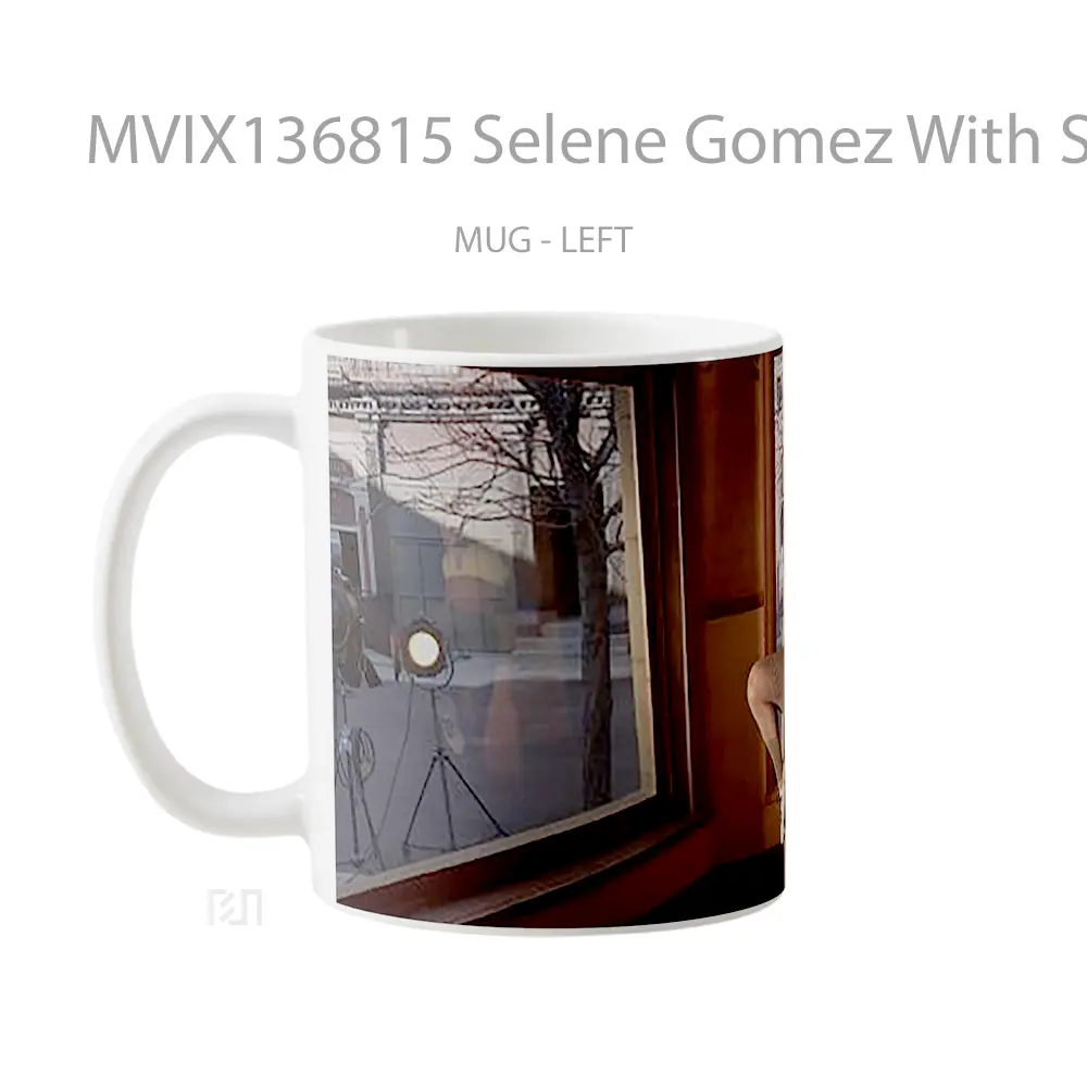 Mug Selene Gomez With Sportswear Gelas Keramik Unik - All-side / Desain
