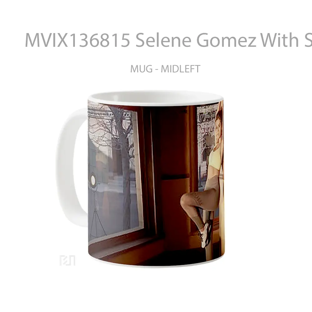 Mug Selene Gomez With Sportswear Gelas Keramik Unik - All-side / Desain