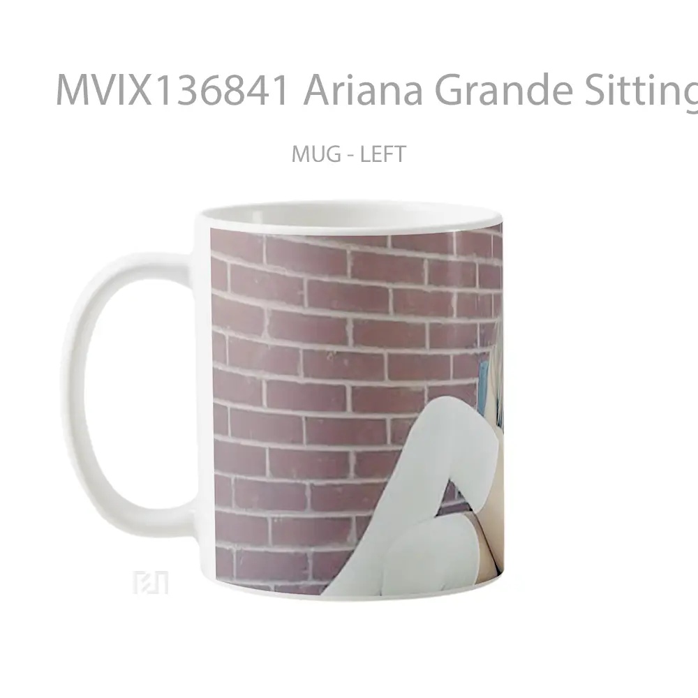 Mug Ariana Grande Sitting Down Gelas Selebriti - All-side / Desain