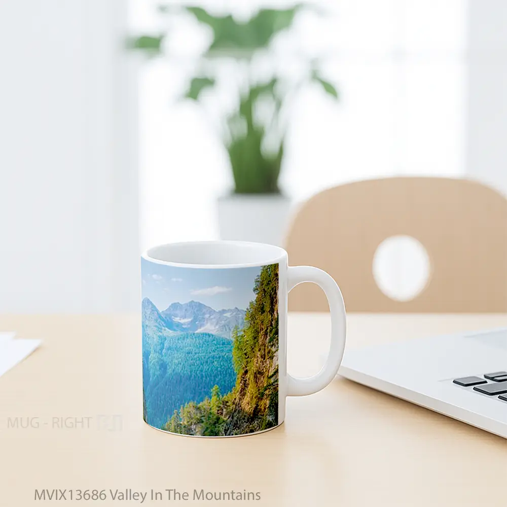 Mug Valley In The Mountains Gelas Pemandangan Alam - All-side / Desain