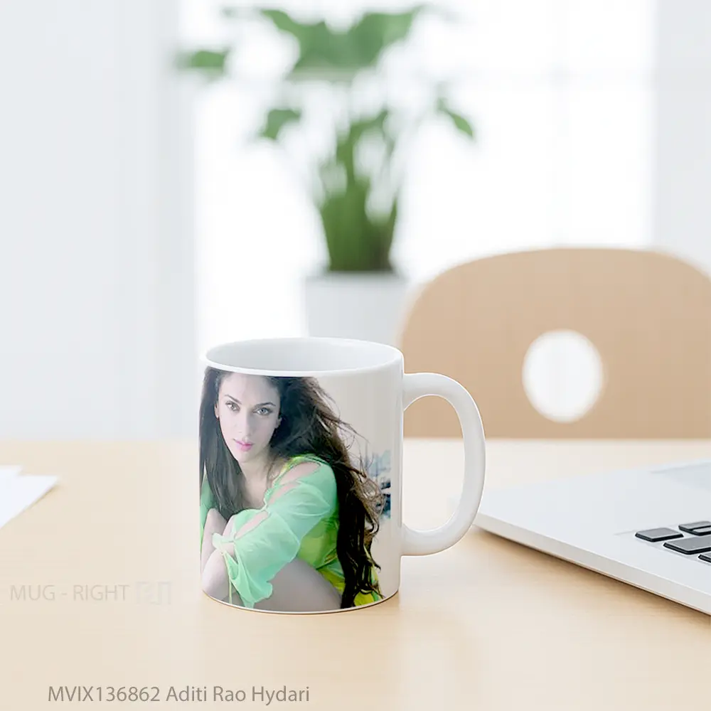 Mug Aditi Rao Hydari Gelas Keramik Unik - All-side / Desain