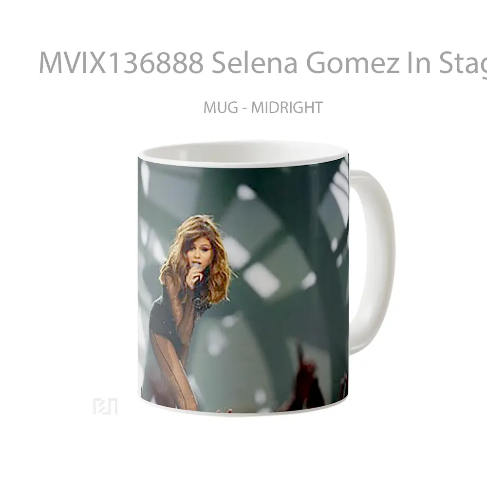 Mug Selena Gomez In Stage Gelas Selebriti - All-side / Desain