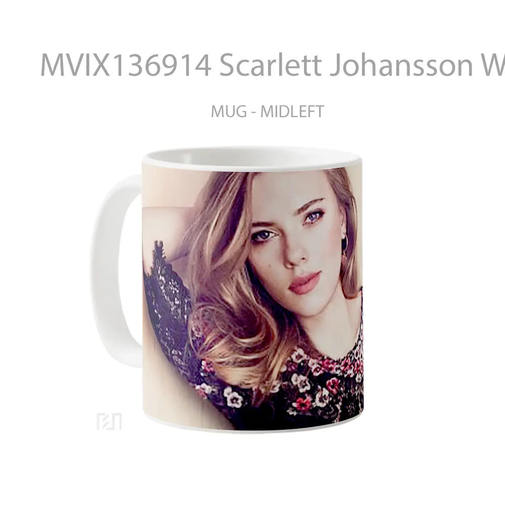 Mug Scarlett Johansson Wearing Clothes With Roses Gelas Selebriti - All-side / Desain