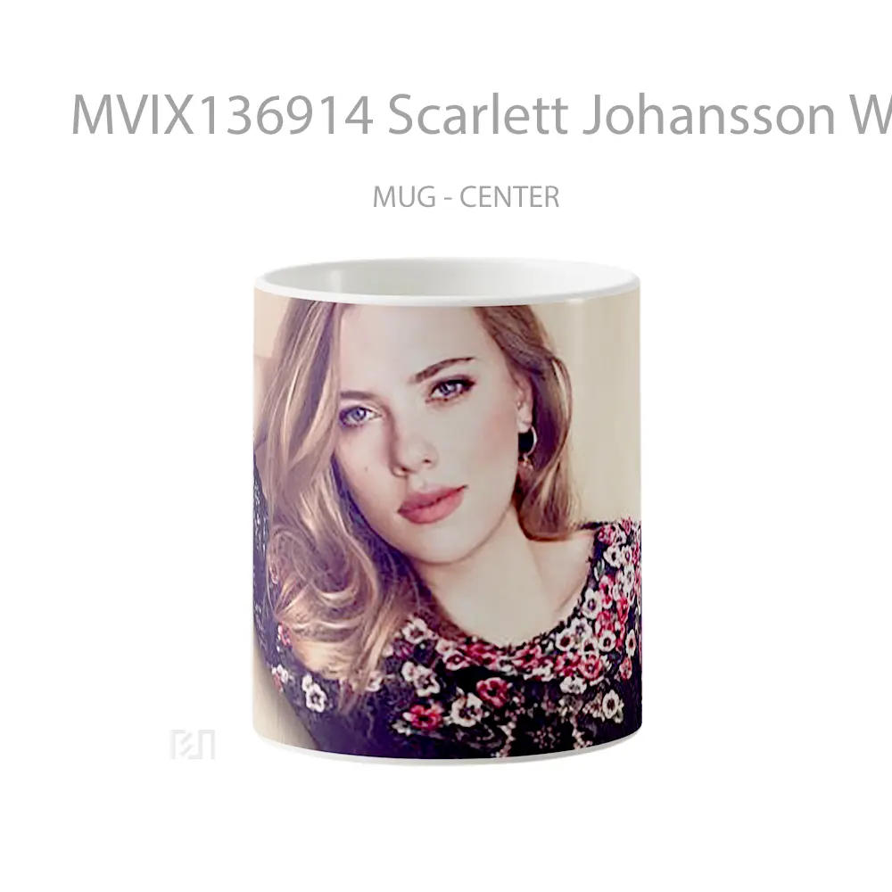 Mug Scarlett Johansson Wearing Clothes With Roses Gelas Selebriti
