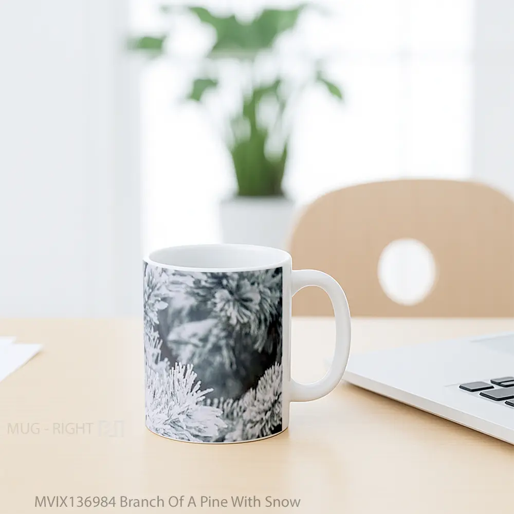 Mug Branch Of A Pine With Snow Gelas Pemandangan Alam - All-side / Desain