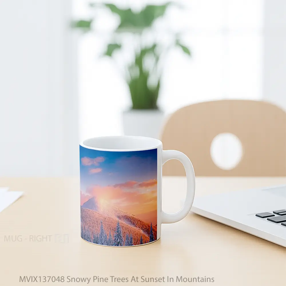 Mug Snowy Pine Trees At Sunset In Mountains Gelas Pemandangan Alam - All-side / Desain