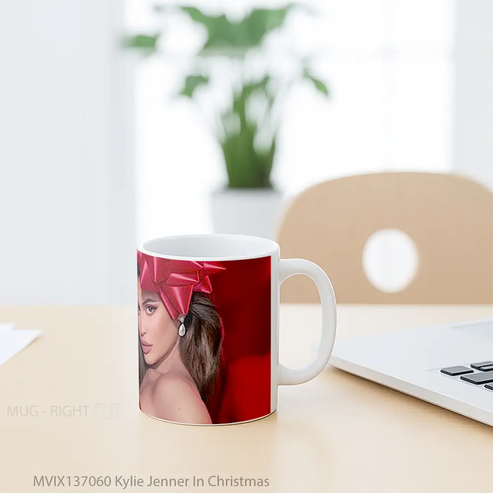 Mug Kylie Jenner In Christmas Gelas Selebriti - All-side / Desain