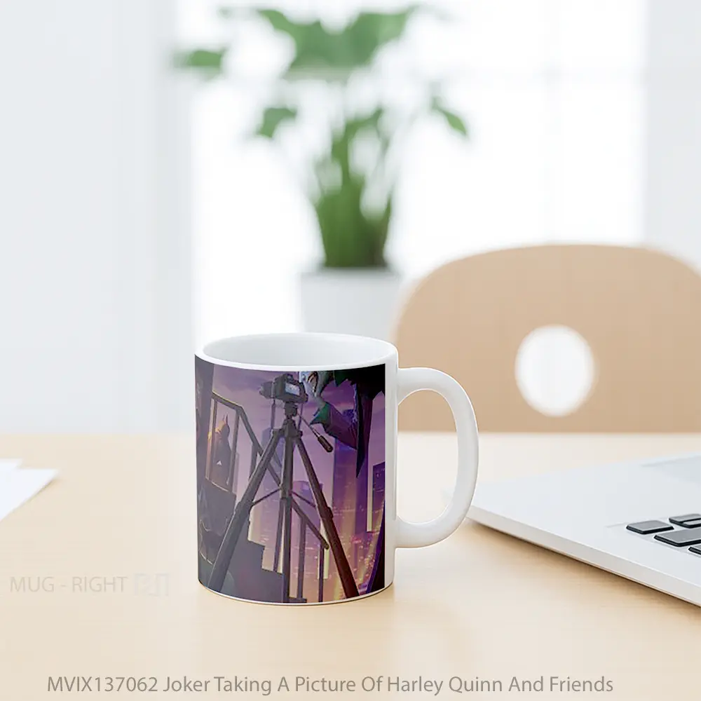 Mug Joker Taking A Picture Of Harley Quinn And Friends Gelas Superhero - All-side / Desain