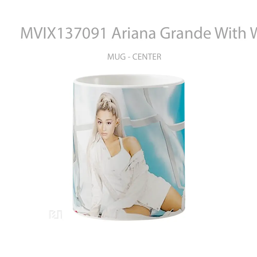 Mug Ariana Grande With White Clothes Gelas Selebriti