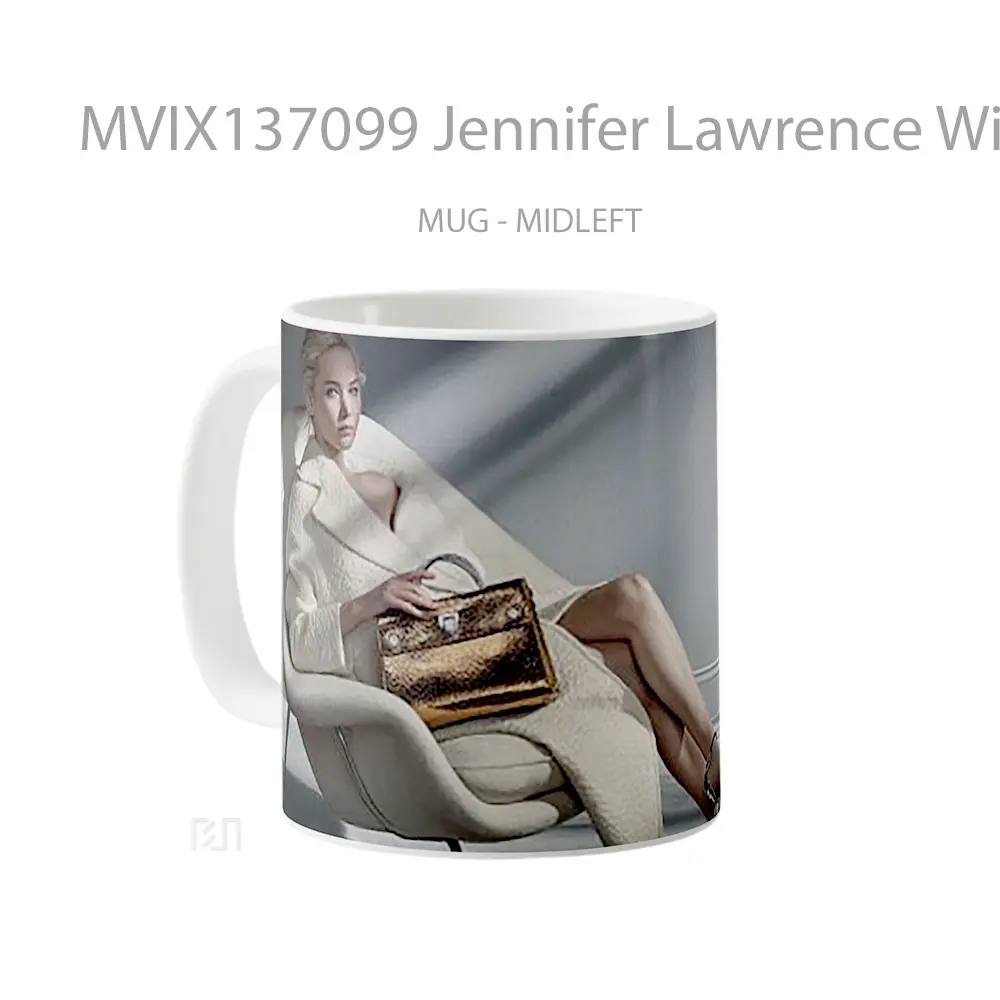 Mug Jennifer Lawrence With White Coat Gelas Keramik Unik - All-side / Desain