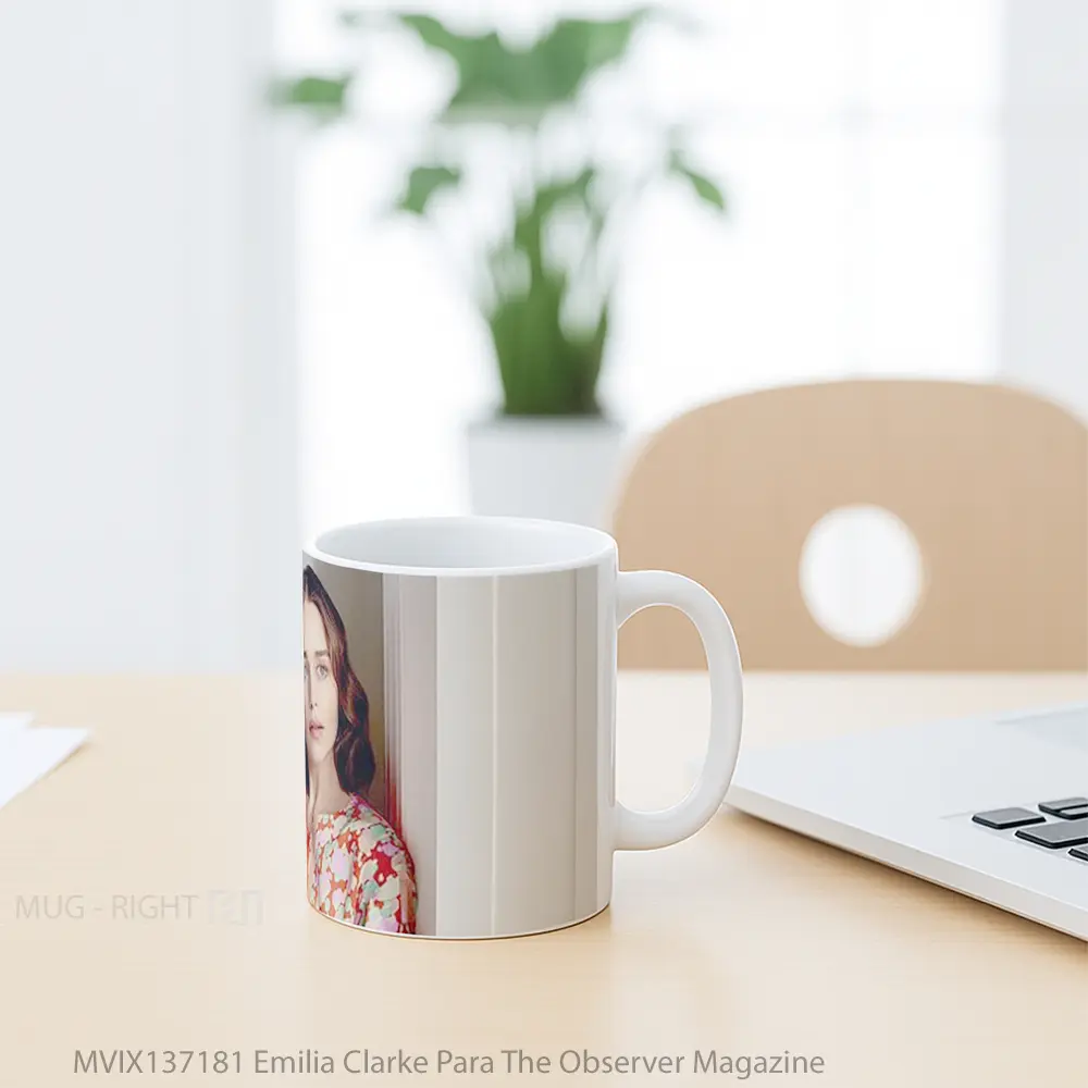 Mug Emilia Clarke Para The Observer Magazine Gelas Keramik Unik - All-side / Desain