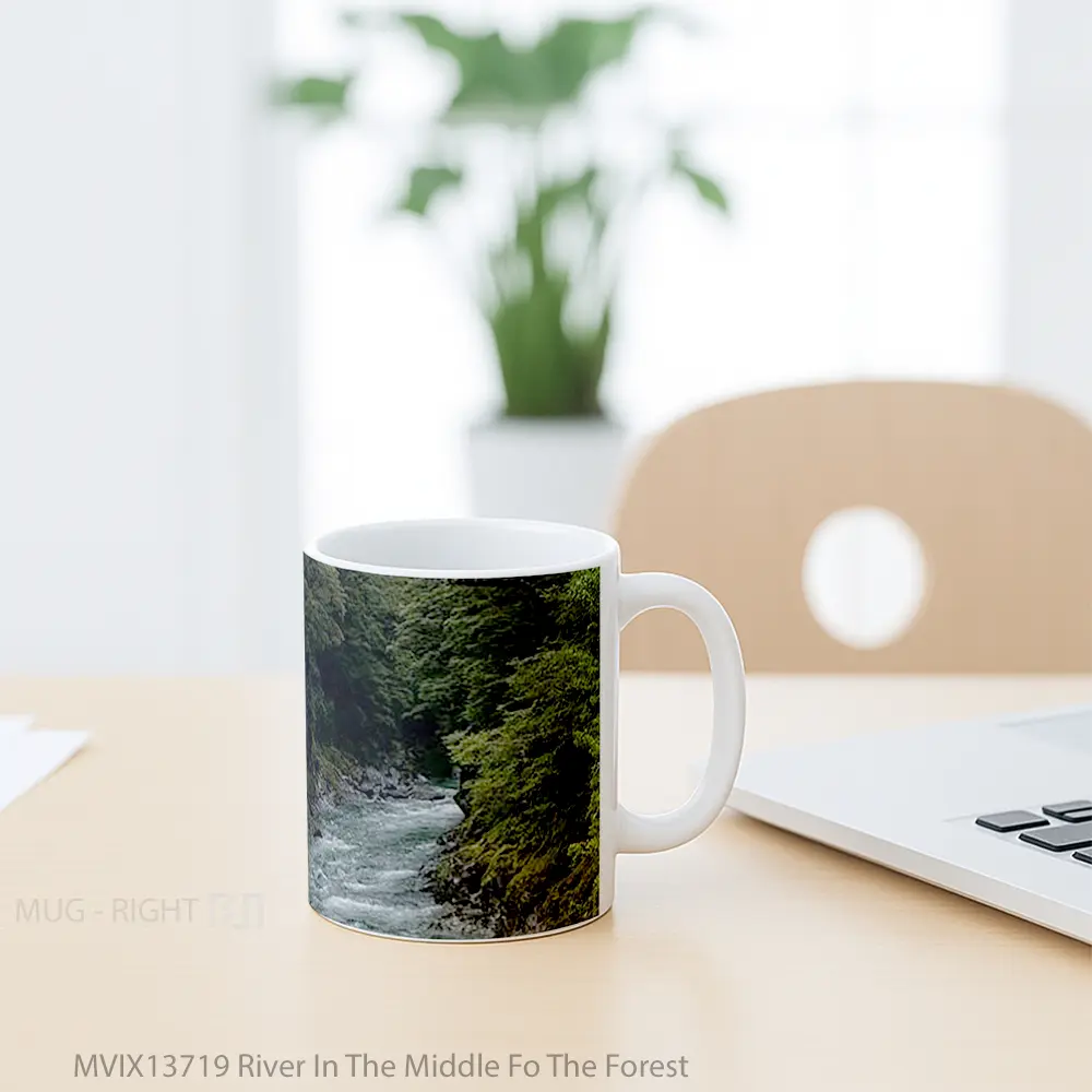 Mug River In The Middle Fo The Forest Gelas Pemandangan Alam - All-side / Desain