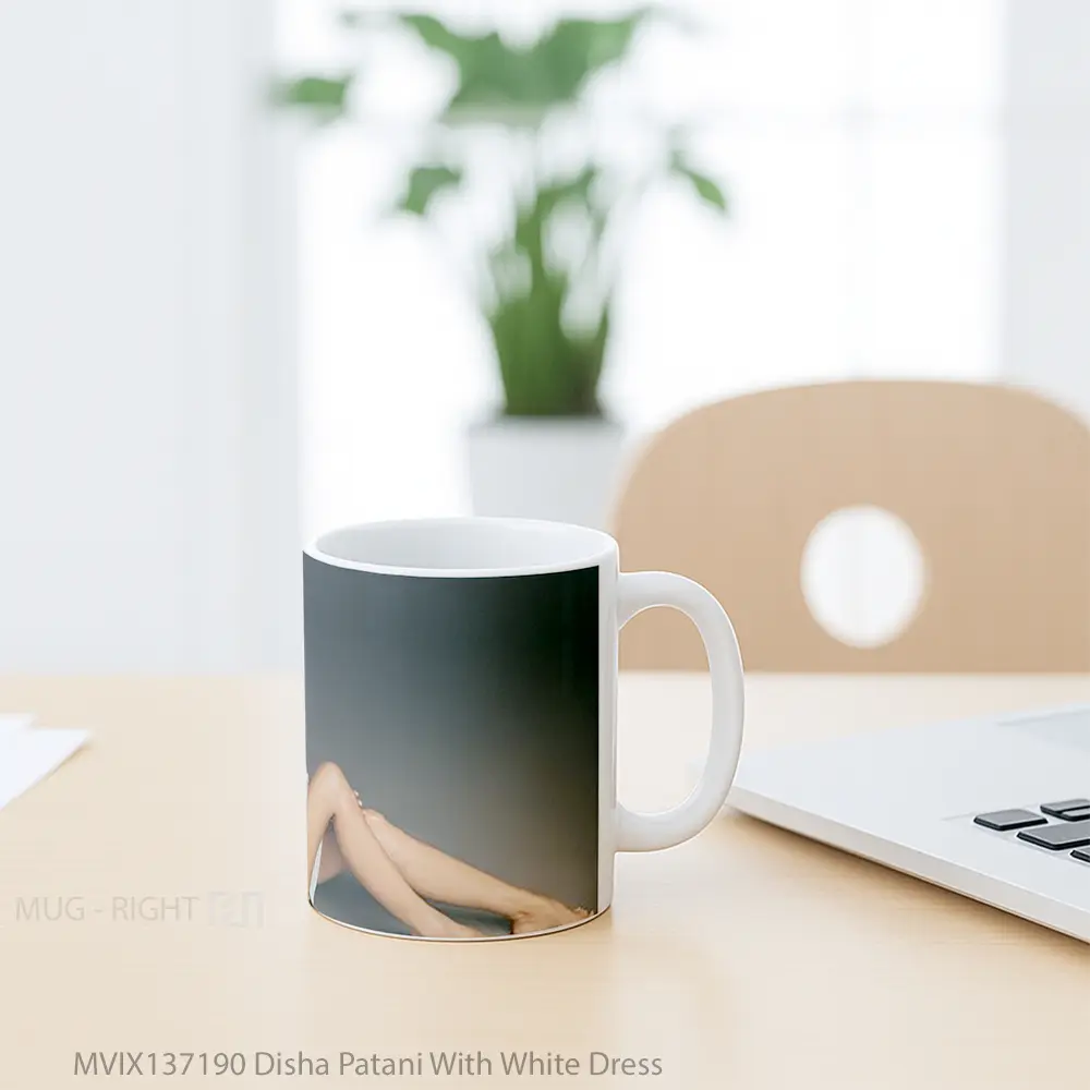 Mug Disha Patani With White Dress Gelas Keramik Unik - All-side / Desain