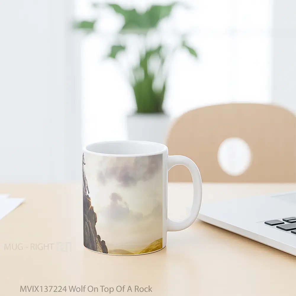 Mug Wolf On Top Of A Rock Gelas Hewan Lucu - All-side / Desain
