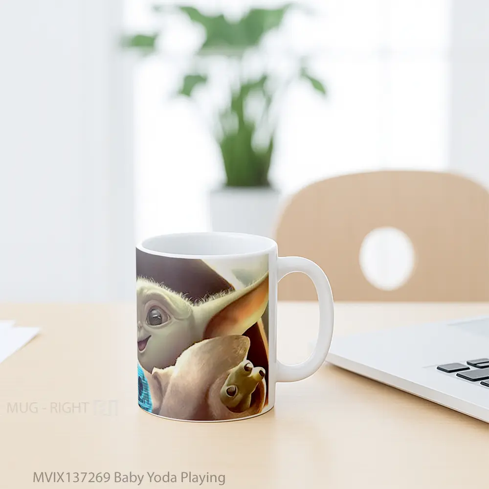 Mug Baby Yoda Playing Gelas Star Wars - All-side / Desain