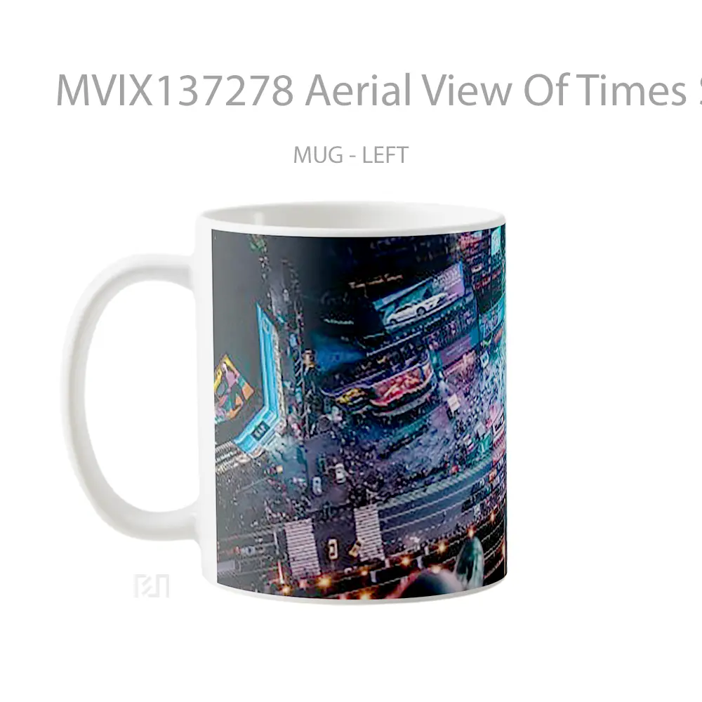 Mug Aerial View Of Times Square With Man Sitting Gelas Keramik Unik - All-side / Desain