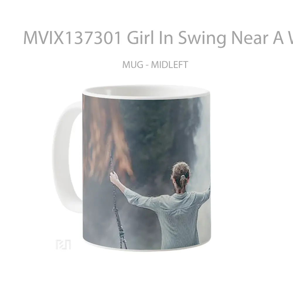 Mug Girl In Swing Near A Waterfall Gelas Pemandangan Alam - All-side / Desain