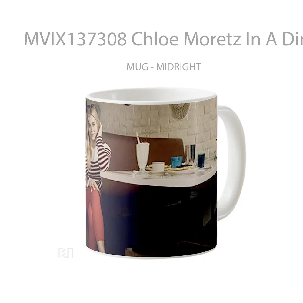 Mug Chloe Moretz In A Dinner Gelas Keramik Unik - All-side / Desain