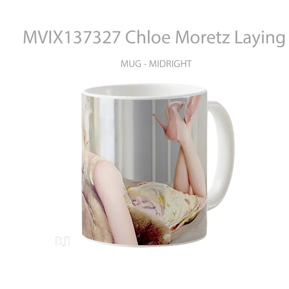 Mug Chloe Moretz Laying Down Gelas Keramik Unik - All-side / Desain
