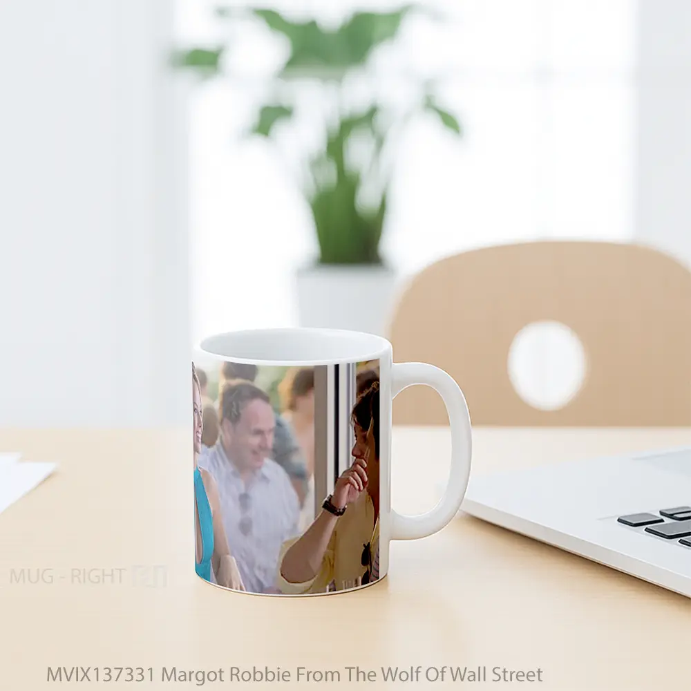Mug Margot Robbie From The Wolf Of Wall Street Gelas Hewan Lucu - All-side / Desain