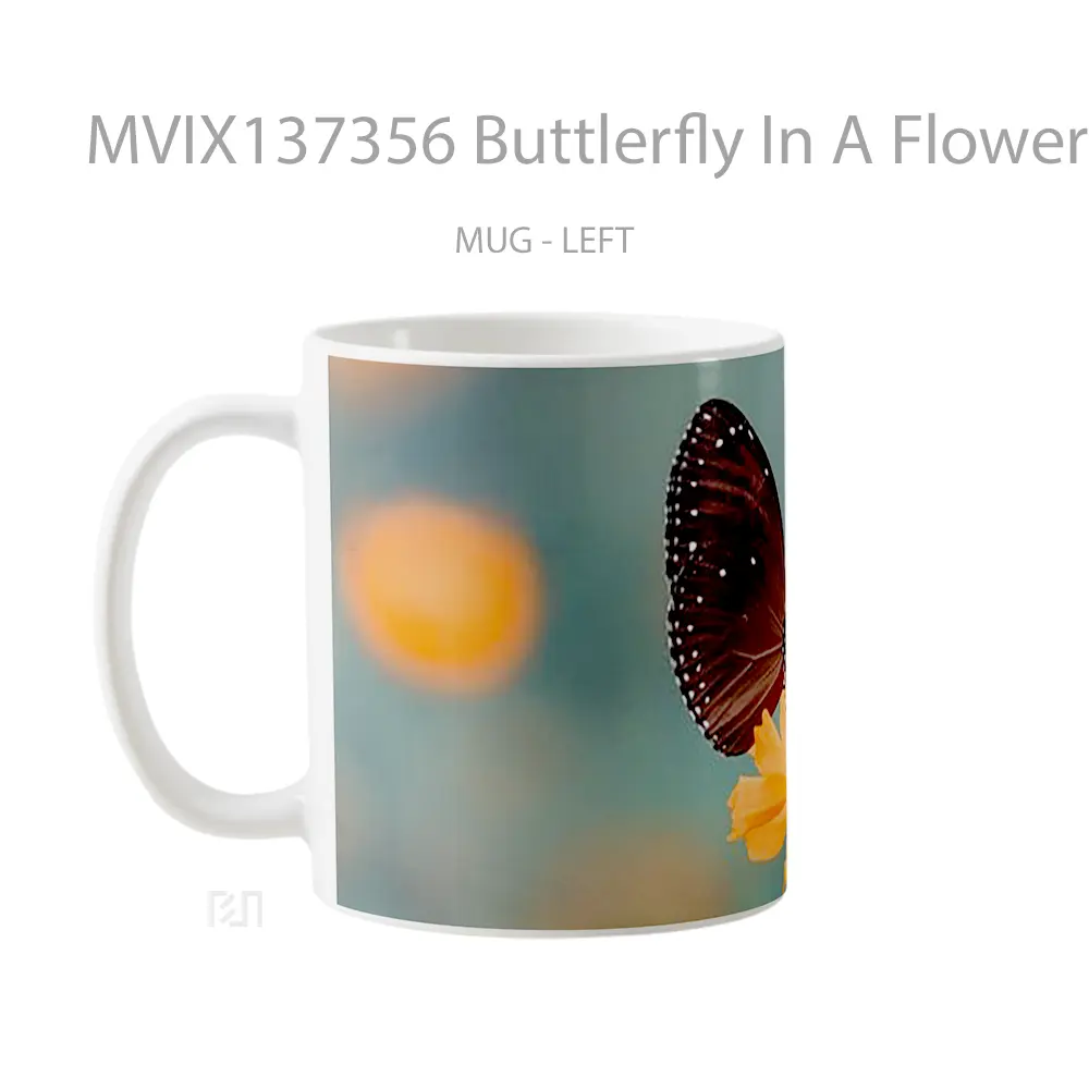 Mug Buttlerfly In A Flower Gelas Pemandangan Alam - All-side / Desain