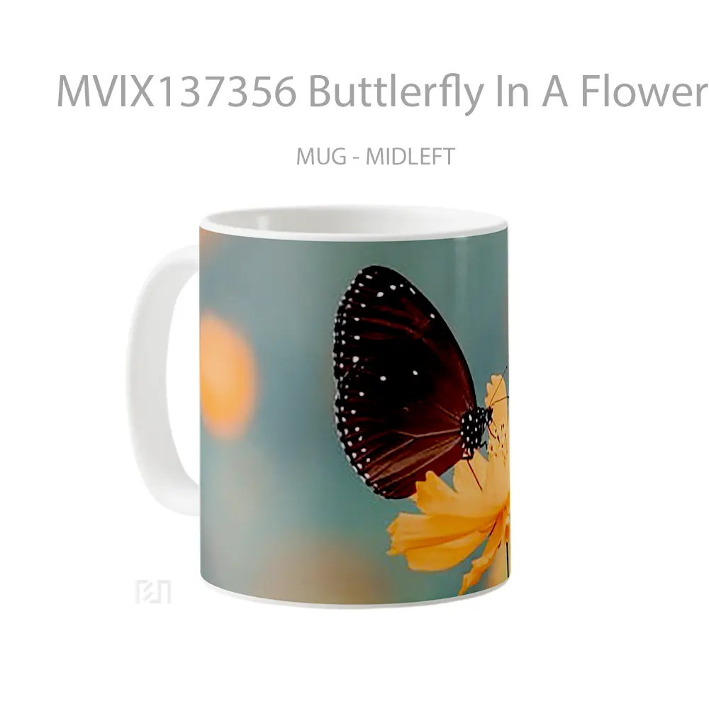 Mug Buttlerfly In A Flower Gelas Pemandangan Alam - All-side / Desain