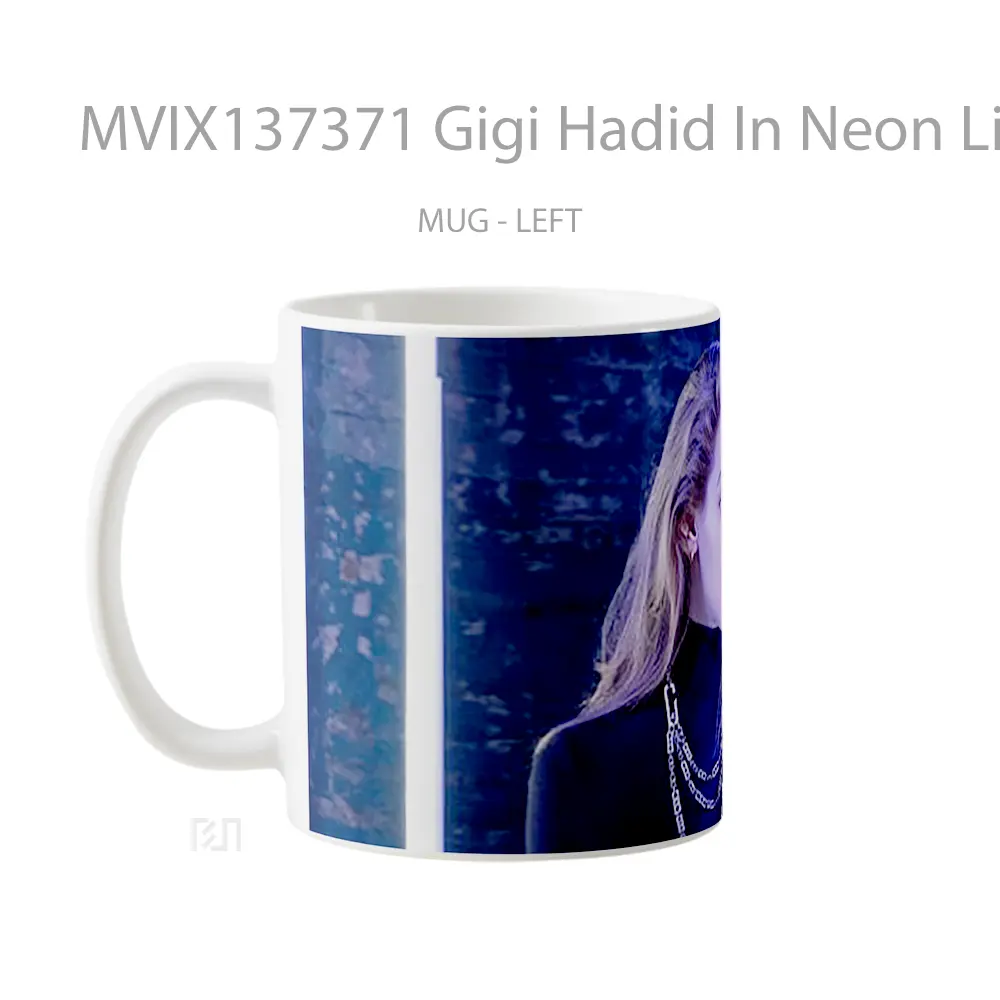Mug Gigi Hadid In Neon Light Gelas Keramik Unik - All-side / Desain