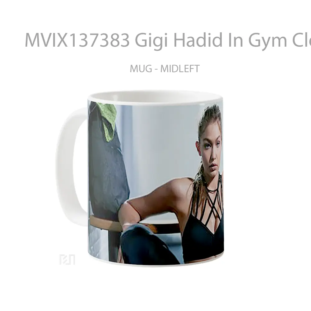 Mug Gigi Hadid In Gym Clothes Gelas Keramik Unik - All-side / Desain