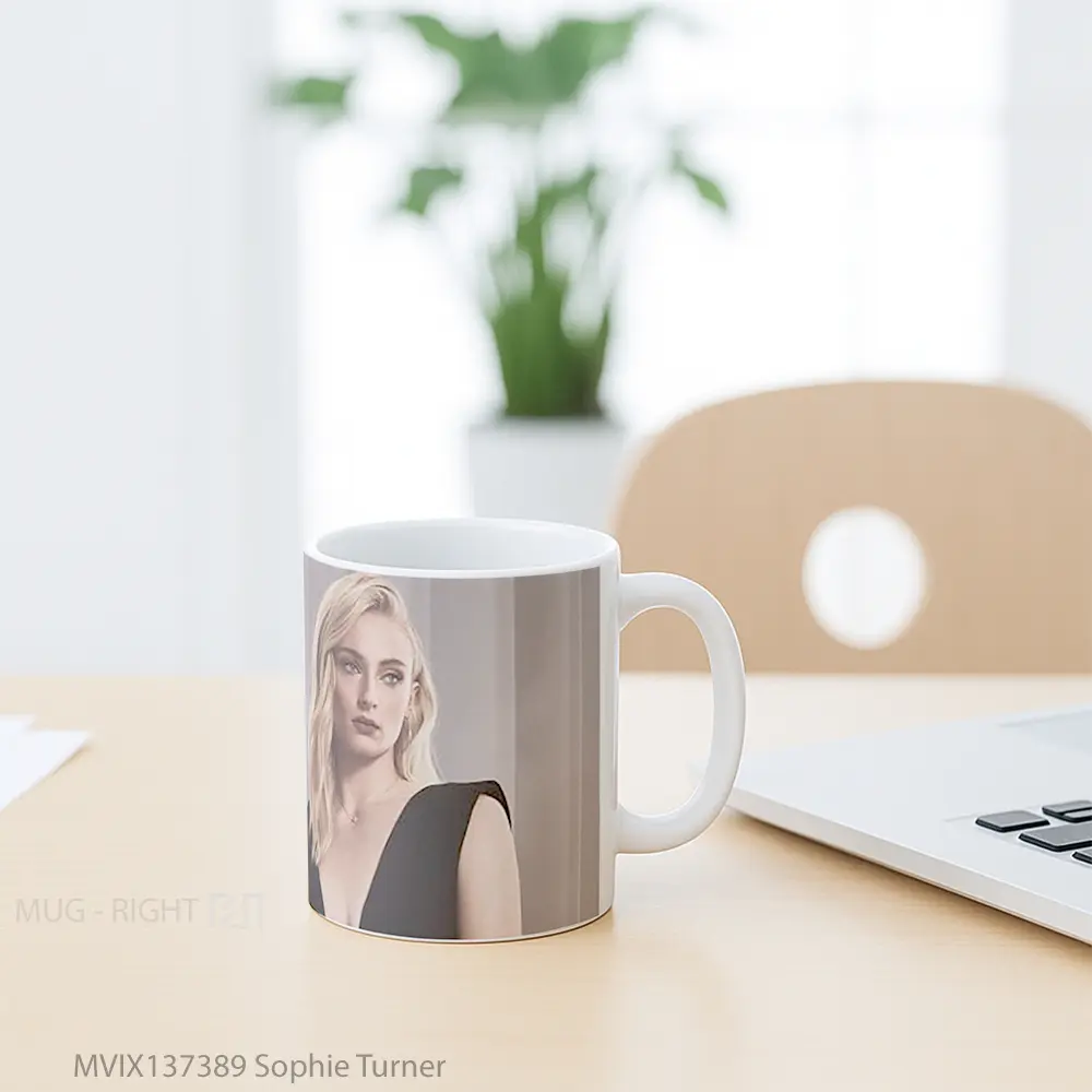 Mug Sophie Turner Gelas Keramik Unik - All-side / Desain
