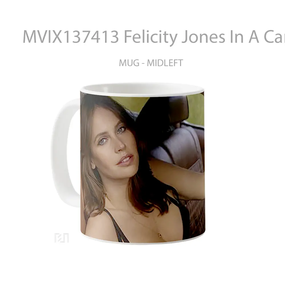 Mug Felicity Jones In A Car Cangkir Mobil - All-side / Desain