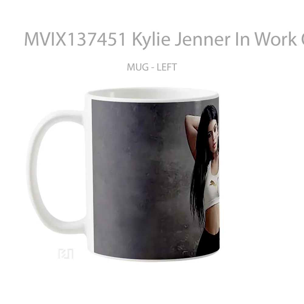 Mug Kylie Jenner In Work Out Clothes Gelas Selebriti - All-side / Desain
