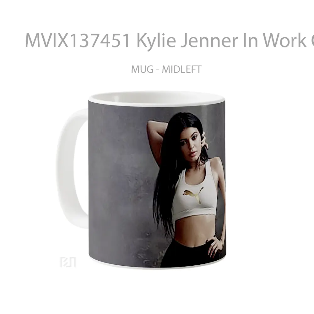 Mug Kylie Jenner In Work Out Clothes Gelas Selebriti - All-side / Desain