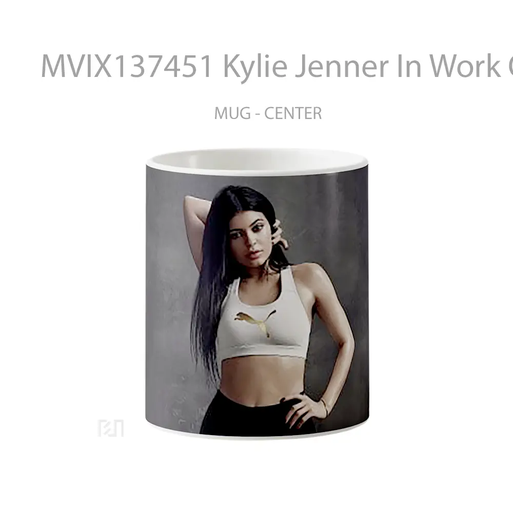 Mug Kylie Jenner In Work Out Clothes Gelas Selebriti