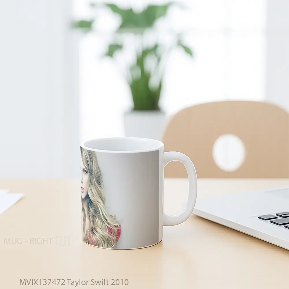 Mug Taylor Swift 2010 Gelas Selebriti - All-side / Desain
