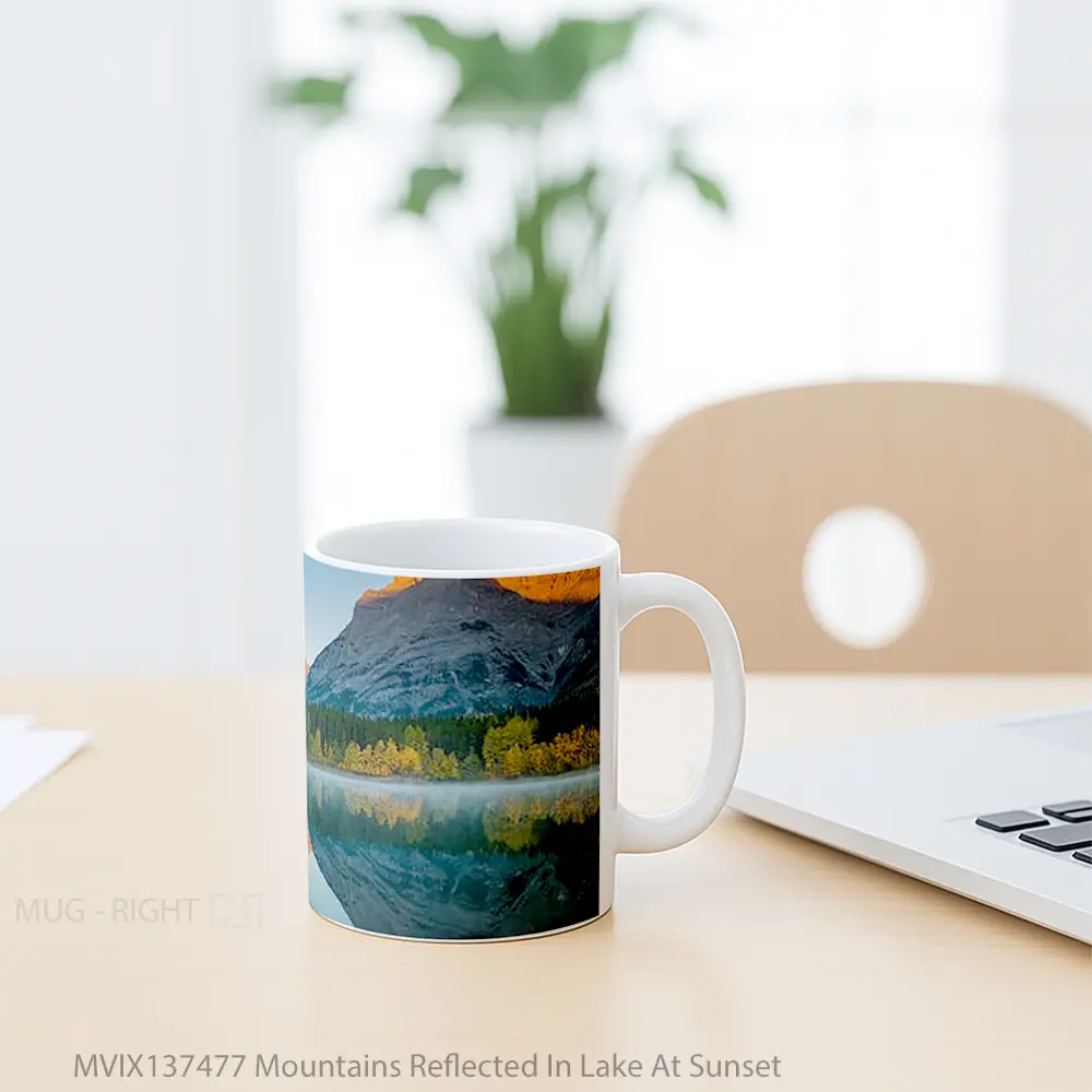 Mug Mountains Reflected In Lake At Sunset Gelas Pemandangan Alam - All-side / Desain