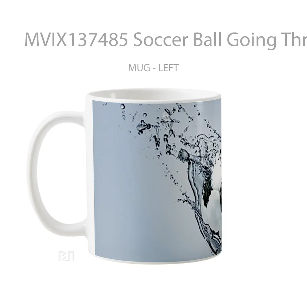 Mug Soccer Ball Going Through Water Gelas Pemandangan Alam - All-side / Desain