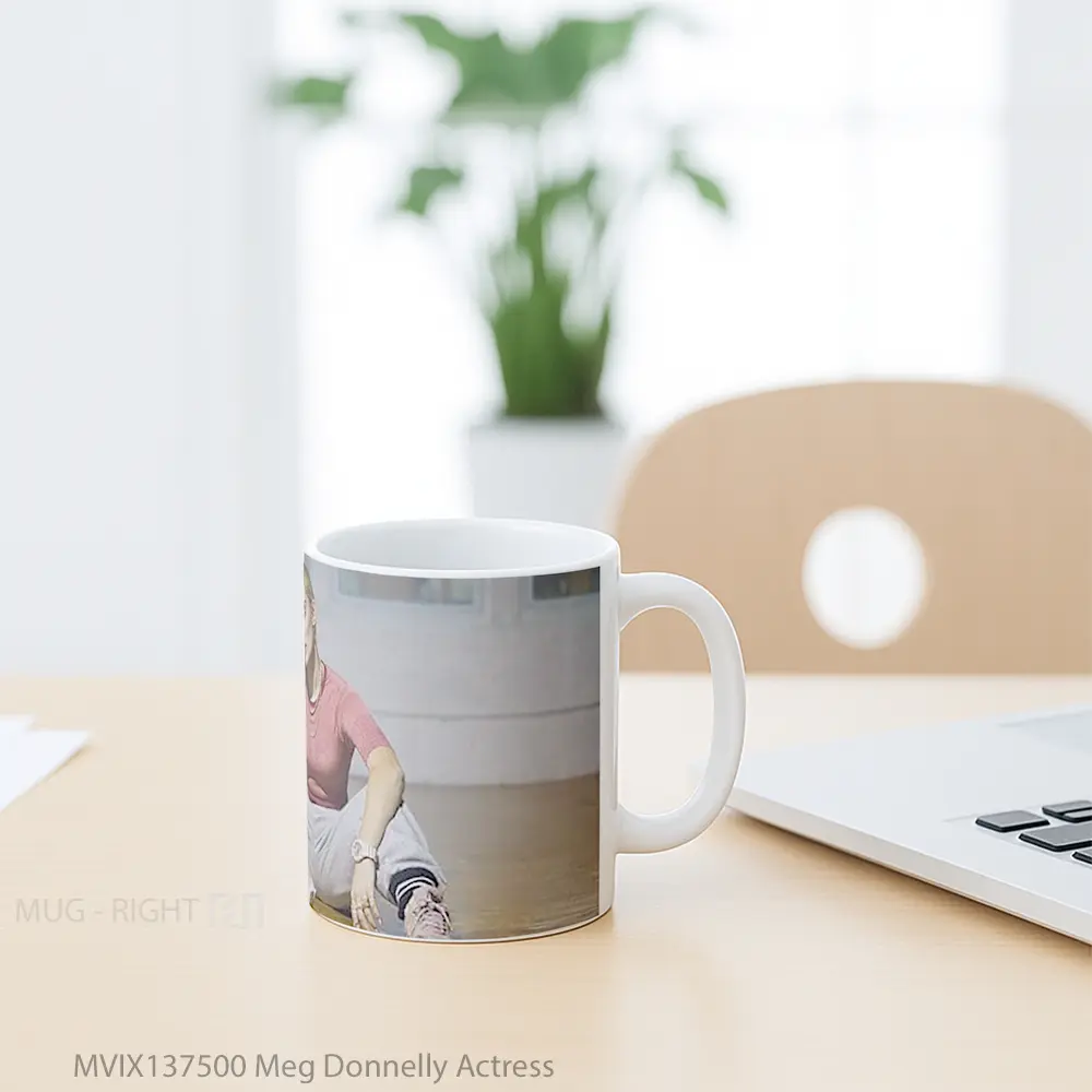 Mug Meg Donnelly Actress Gelas Keramik Unik - All-side / Desain