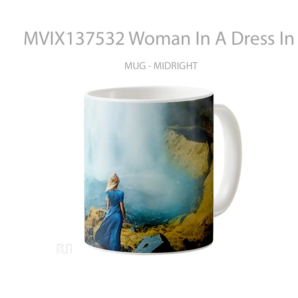 Mug Woman In A Dress In Front Of Waterfall Gelas Pemandangan Alam - Tampak Tengah